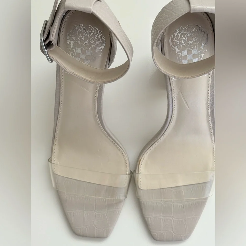 Vince Camuto step out